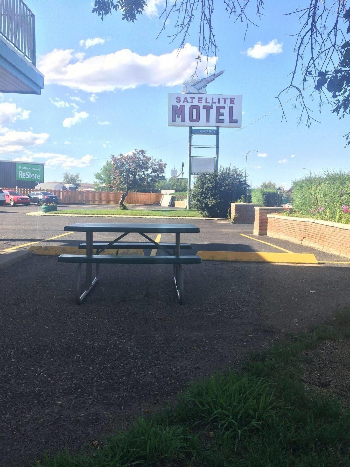 Satellite Motel Medicine Hat Dış mekan fotoğraf